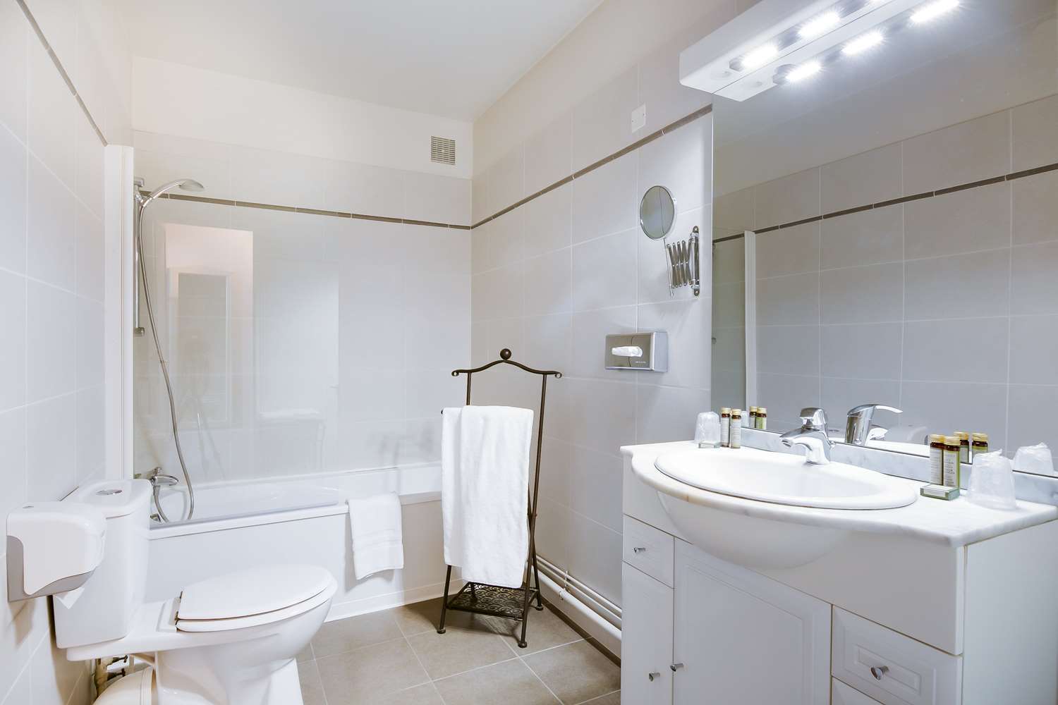 Hotel Le Maxime - Best Western Signature Collection Осер Экстерьер фото
